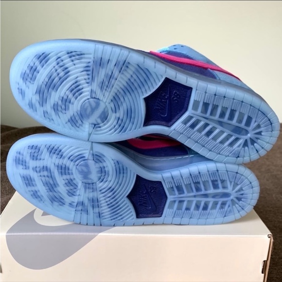 Nike Dunk SB ‘Run The Jewels’ - Picture 9 of 12